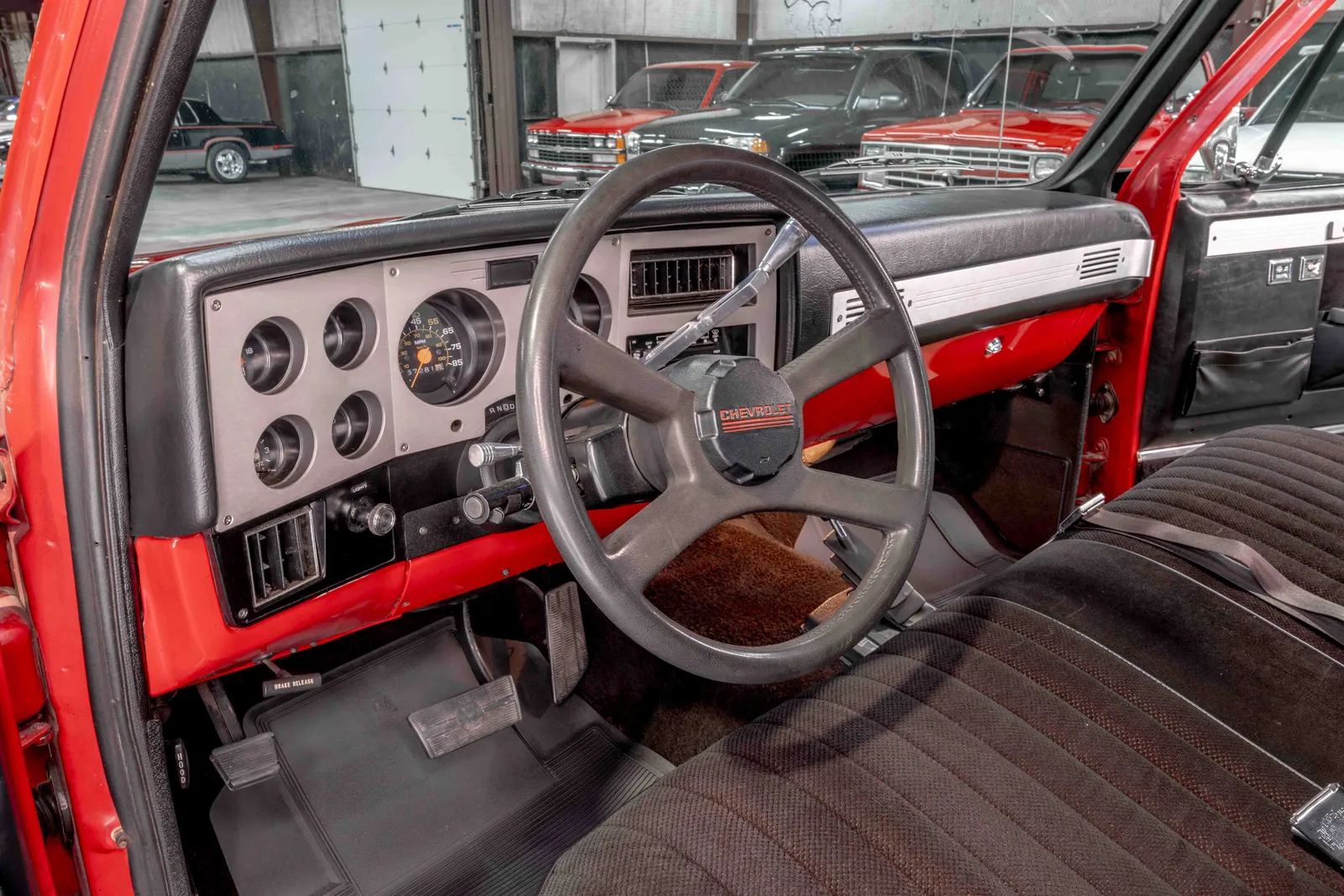 1986-Chevrolet-K10-Apple Red-111834-46.jpg